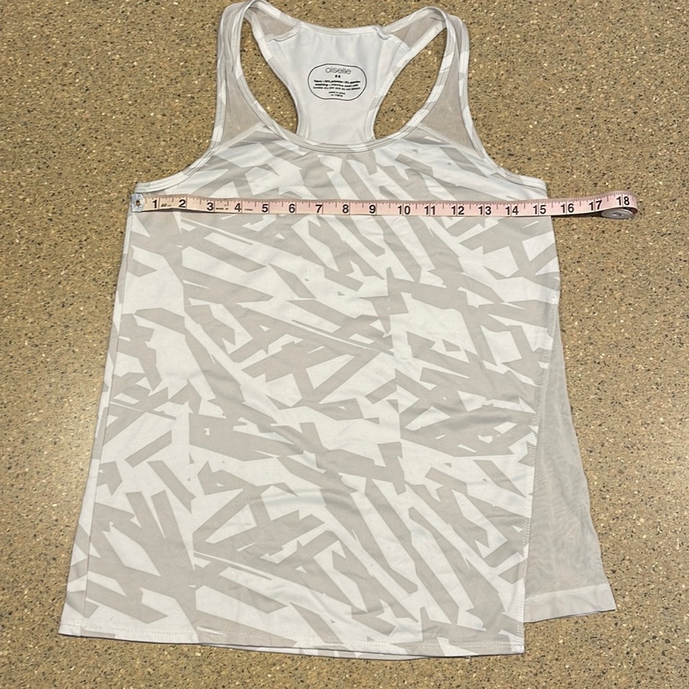 Size 6 Oiselle tank top